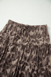 Pantalon ample camouflage marron, taille élastique et cordon noué, volants superposés