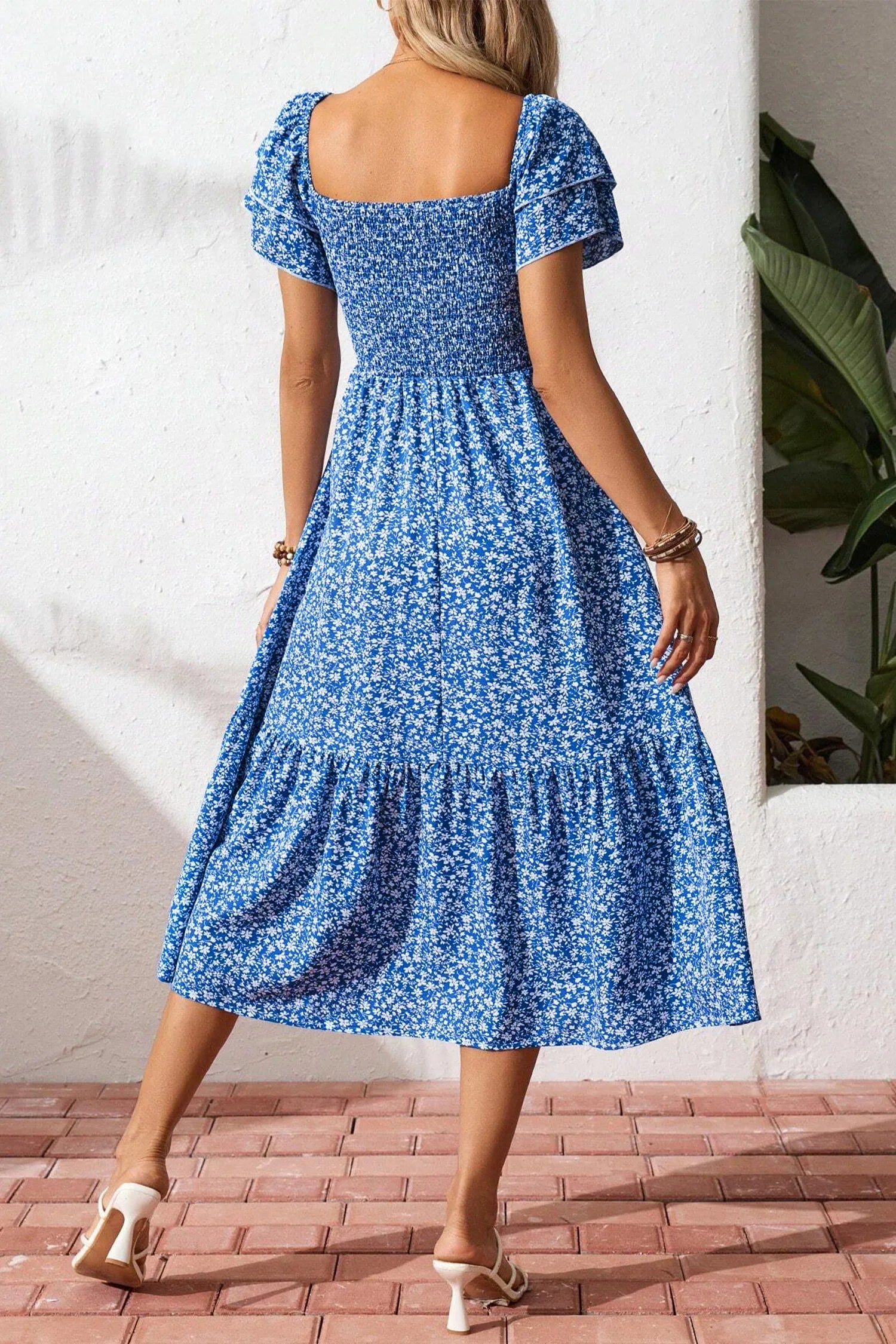 Robe fleurie bleue coupe A-line manches courtes à volants - Oléna-Fashion