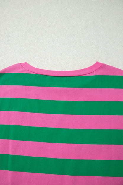 Dos de t-shirt rayé vert et rose, encolure et bandes horizontales