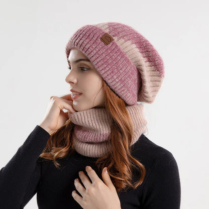 Ensemble bonnet et cache-cou en maille rose et beige pour femme – vue 3
