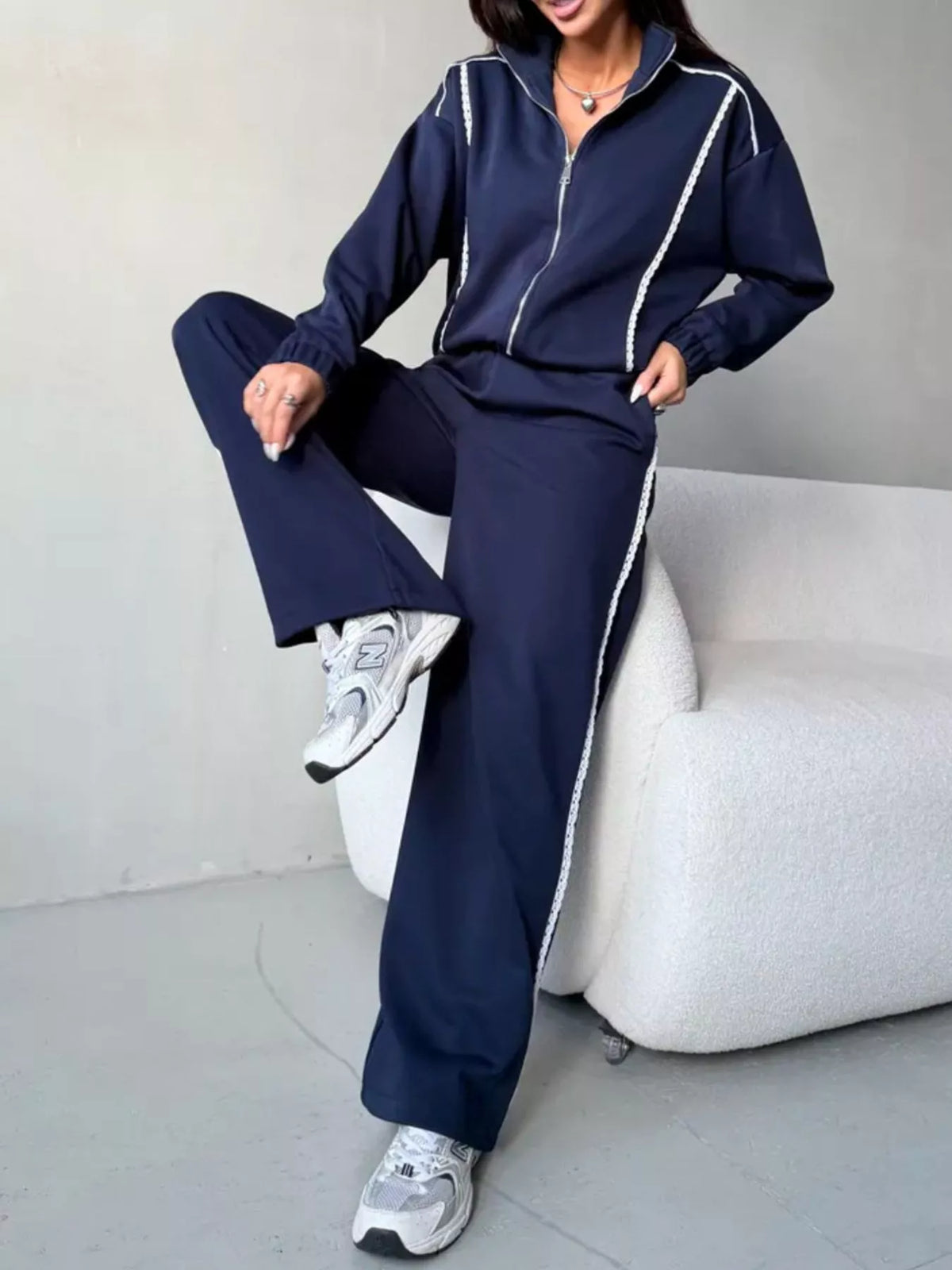 Ensemble femme veste zippée à dentelle et pantalon large – vue 11