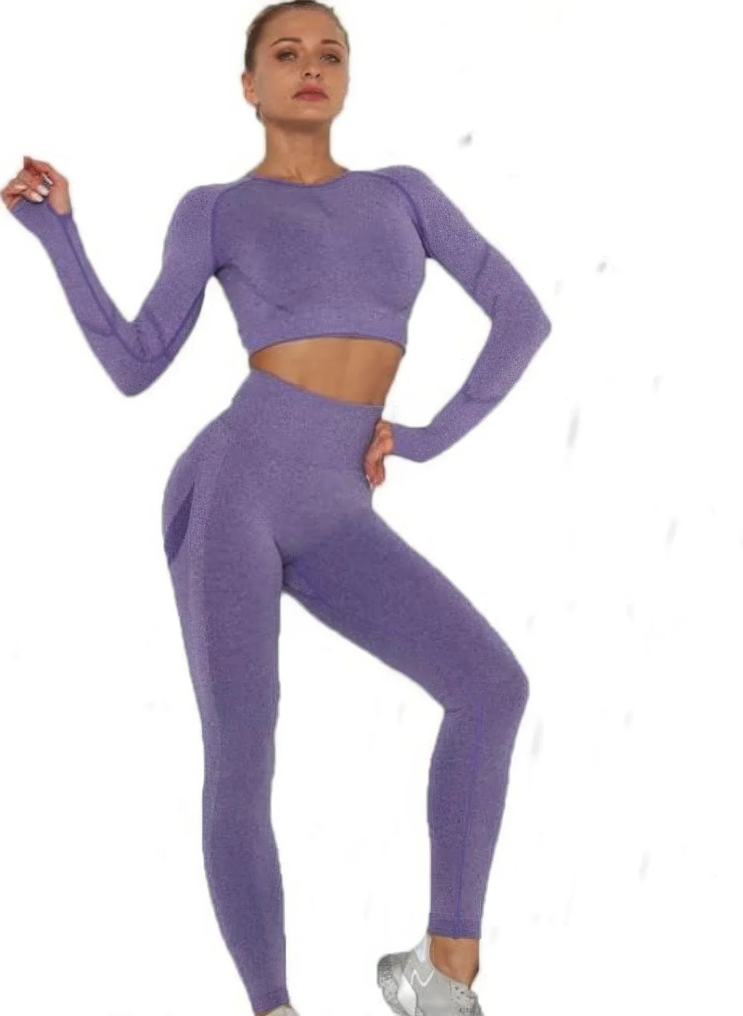 Ensemble haut court et leggings sans coutures, violet, pose bras écartés