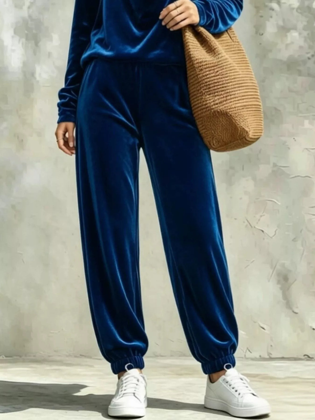 Ensemble velours femme, haut à col bénitier et pantalon assorti – vue 6