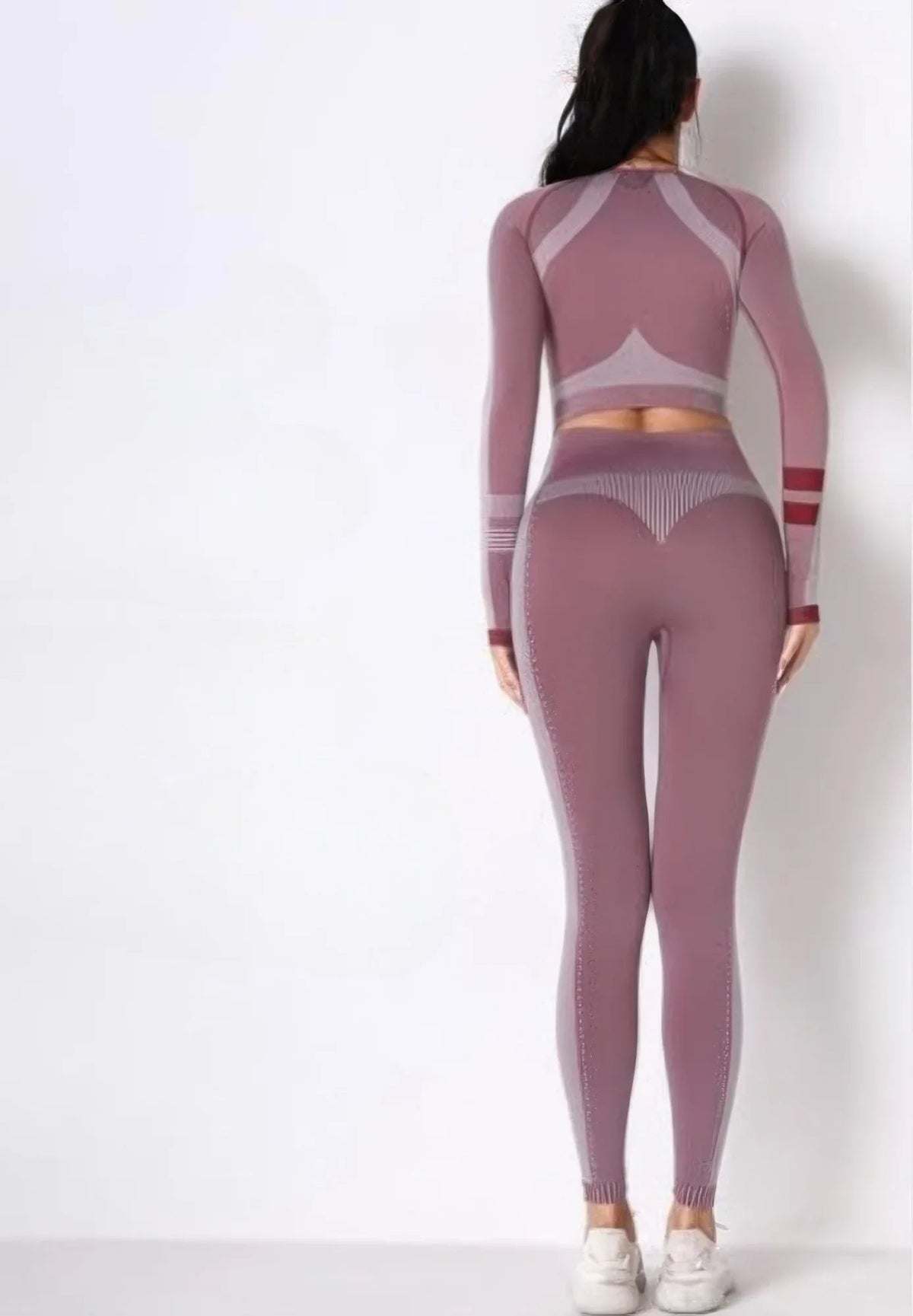 Ensemble yoga femme bordeaux sans couture : dos du top et legging taille haute