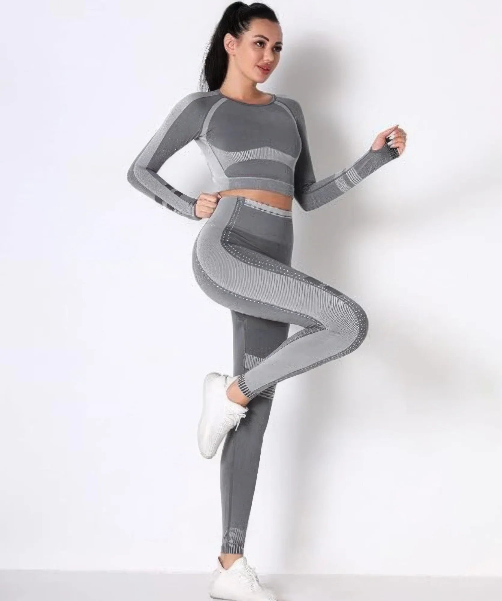 Ensemble yoga sans couture gris foncé : haut court manches longues et legging taille haute