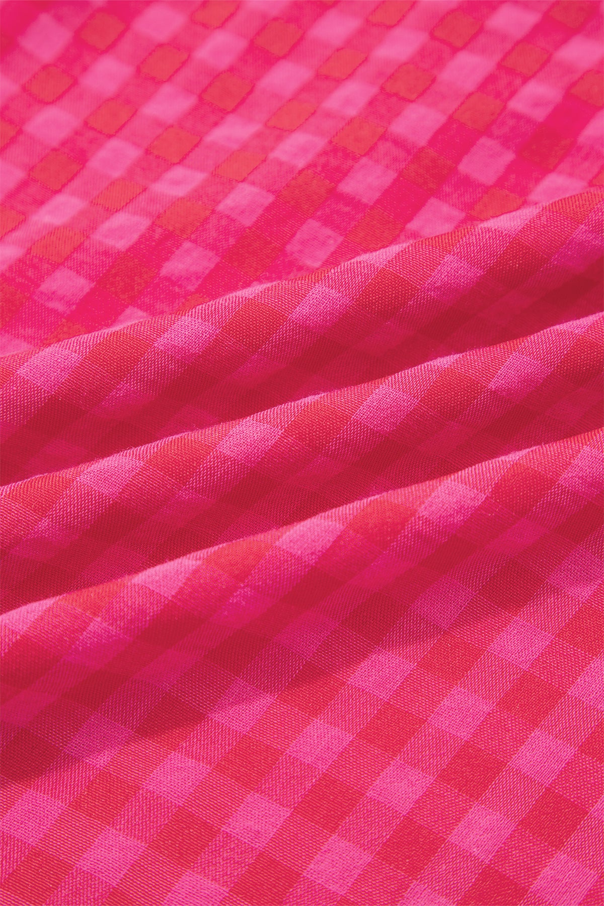 Tissu de robe longue à carreaux rouge et rose, motif quadrillé