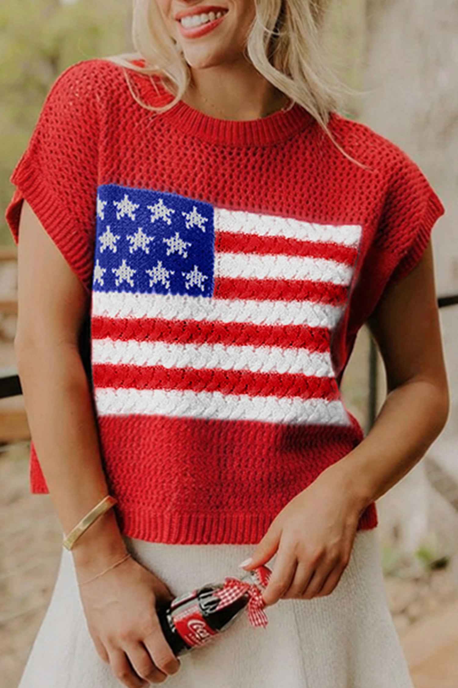 Haut en maille rouge à manches courtes, motif drapeau bleu et blanc