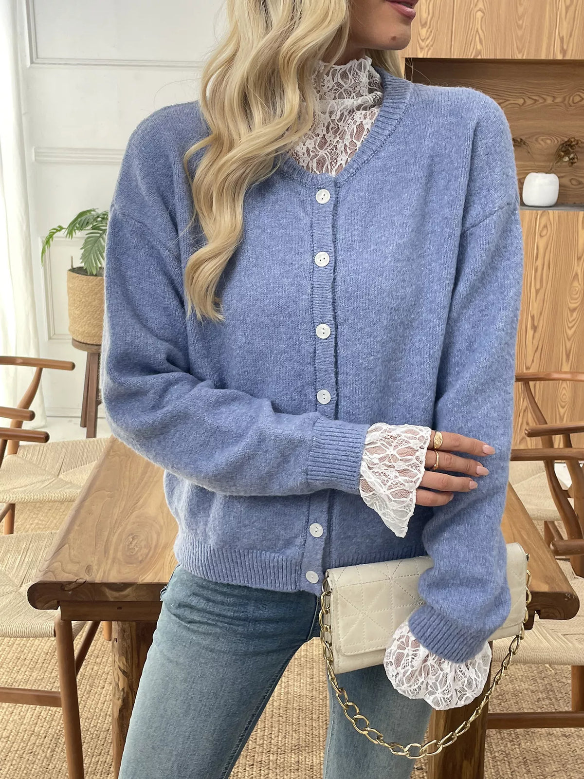 Gilet boutonné à bordure en dentelle bleu poudré pour femme – vue 5