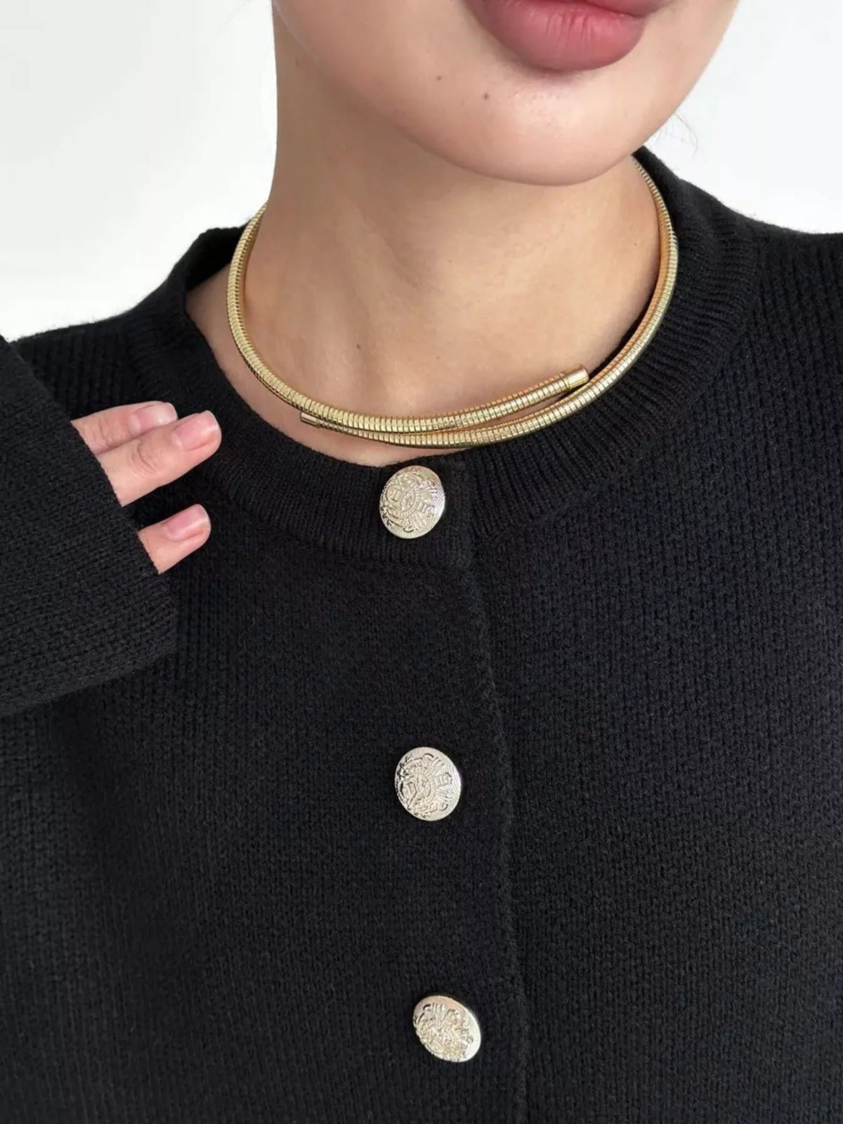 Gilet femme court à col rond et boutons – vue 19