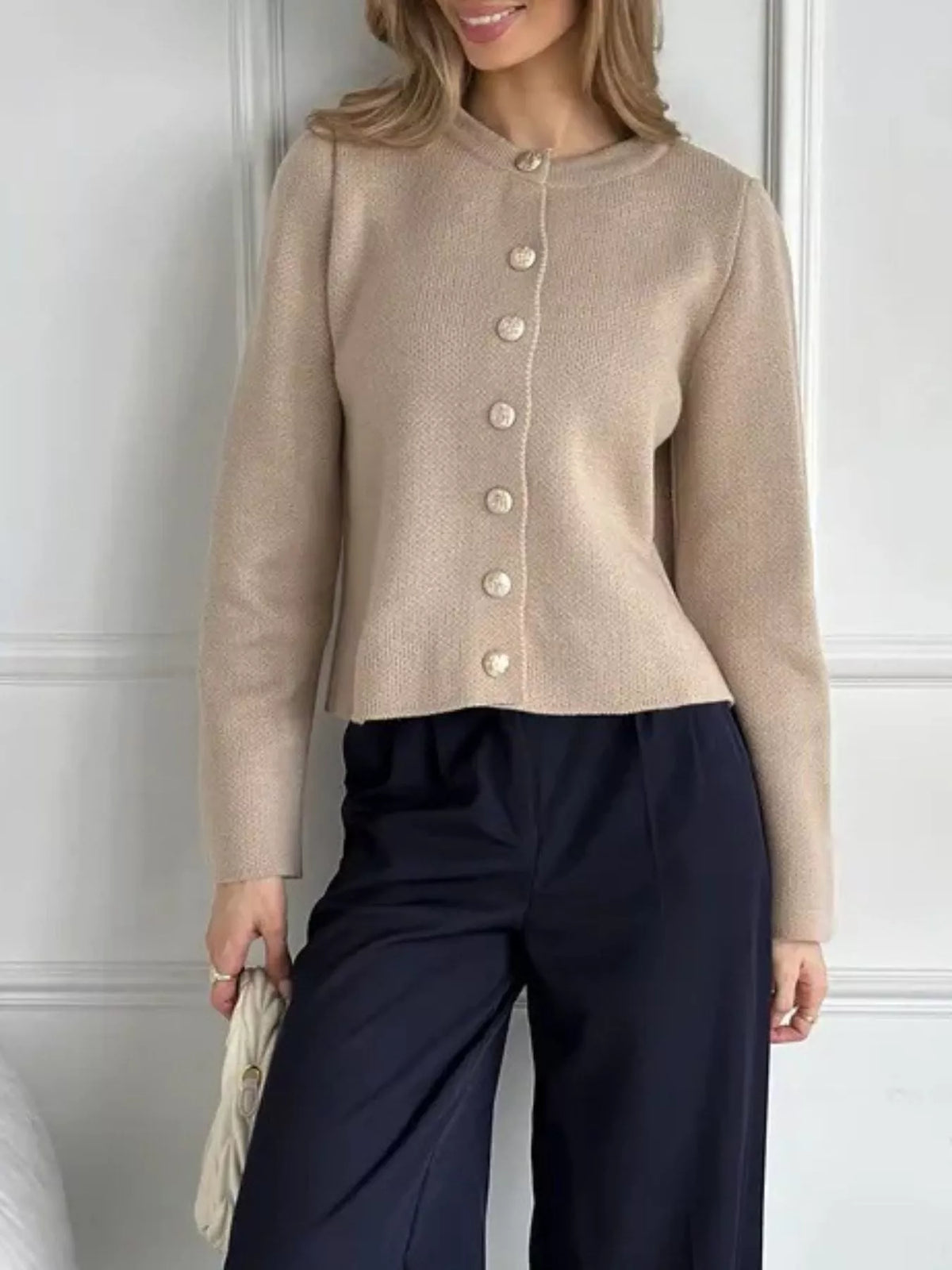 Gilet femme court à col rond et boutons – vue 24