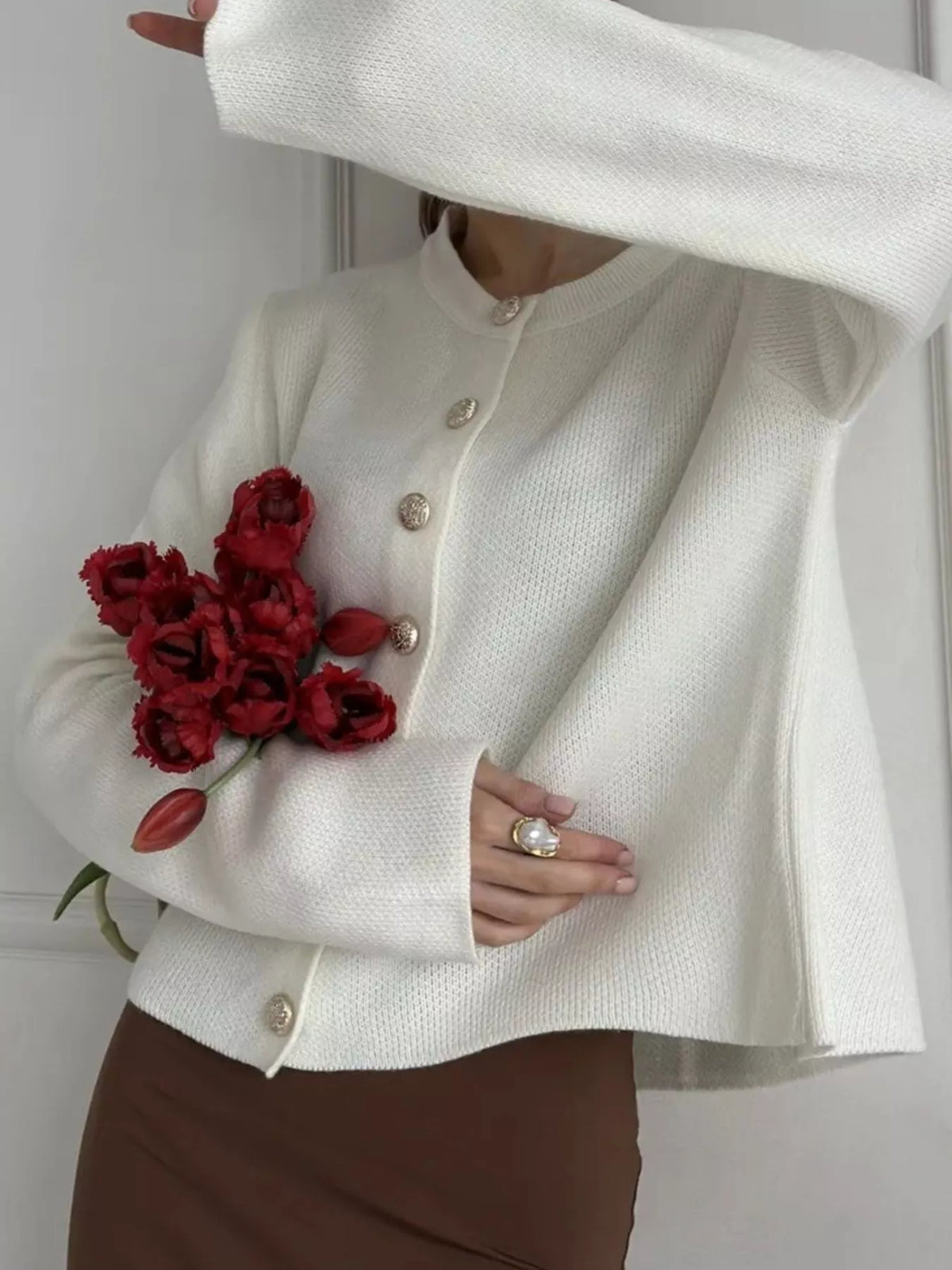 Gilet femme court à col rond et boutons – vue 3