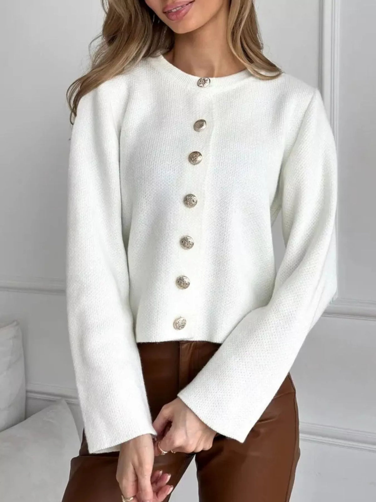 Gilet femme court à col rond et boutons – vue 5