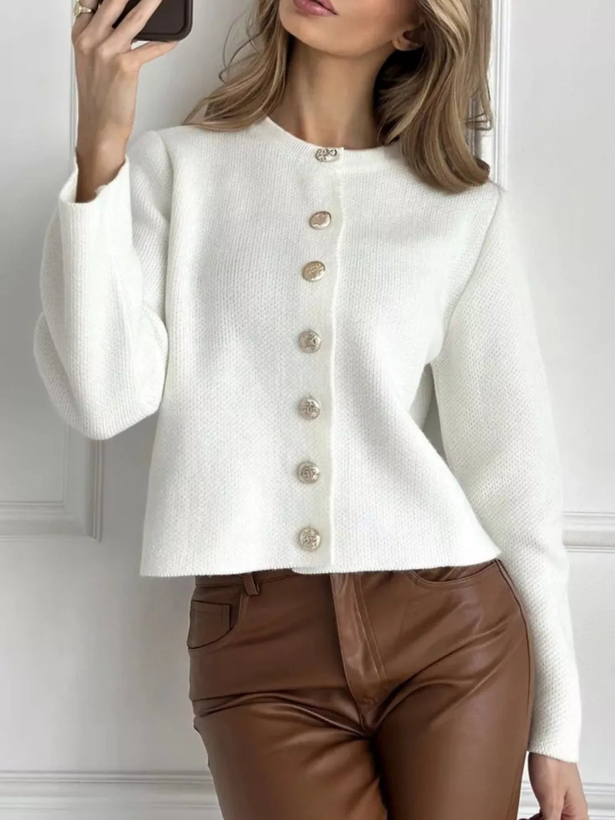 Gilet femme court à col rond et boutons – vue 6