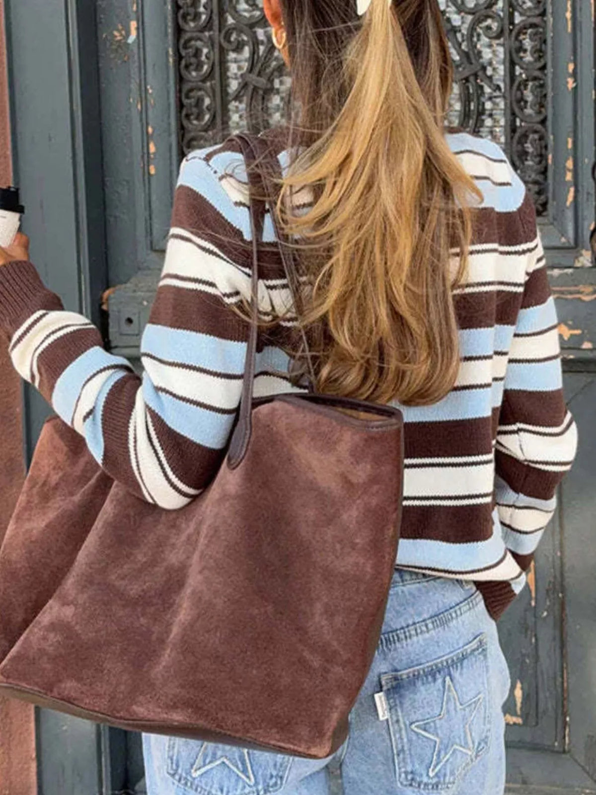 Gilet femme rayé à col en V et boutons marron – vue 5
