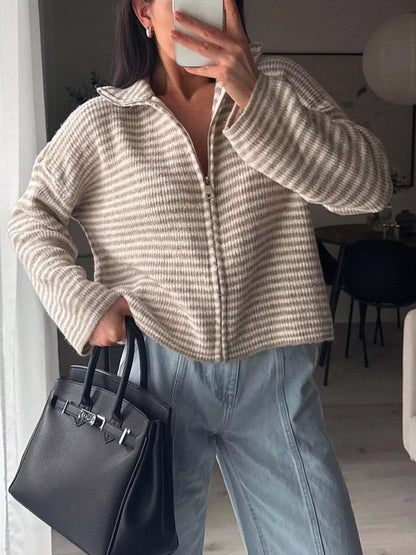 Gilet zippé femme rayé en maille – vue 1