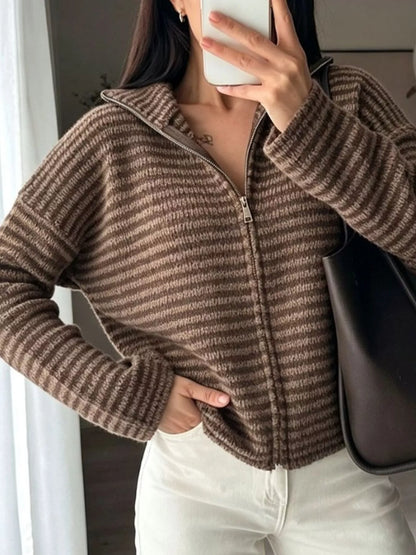 Gilet zippé femme rayé en maille – vue 10