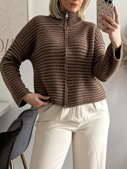 Gilet zippé femme rayé en maille – vue 9