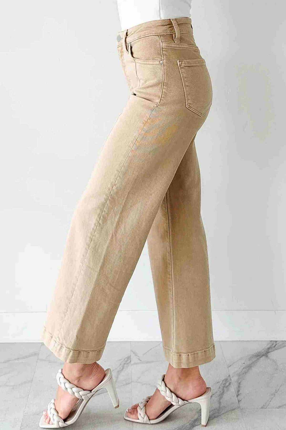 Jean femme évasé abricot, couture latérale et ourlet