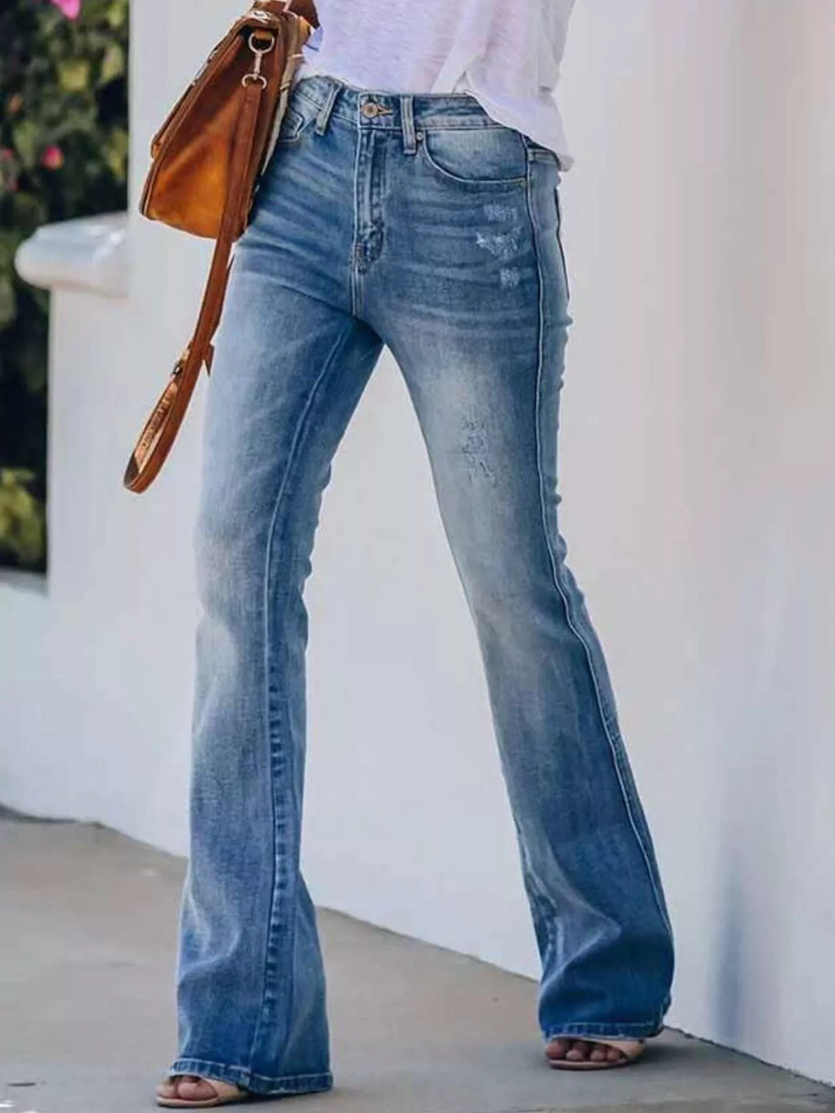 Jean évasé femme à taille haute, denim délavé – vue 2