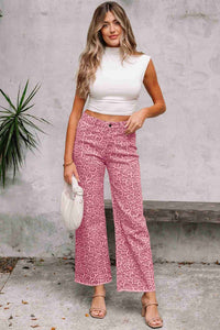 Pantalon jean rose taille haute imprimé léopard, jambe évasée, couture centrale