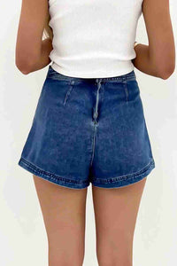 Jupe-short en jean bleu 2-en-1, empiècement enroulé sur le devant, taille haute