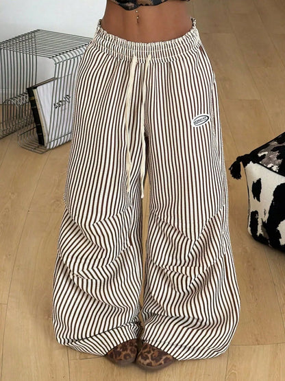 Pantalon cargo kaki taille haute à cordon pour femme – vue 3