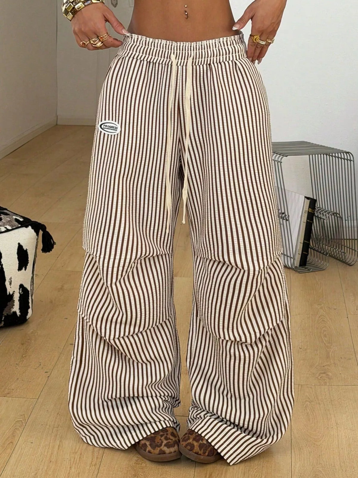 Pantalon cargo kaki taille haute à cordon pour femme – vue 4
