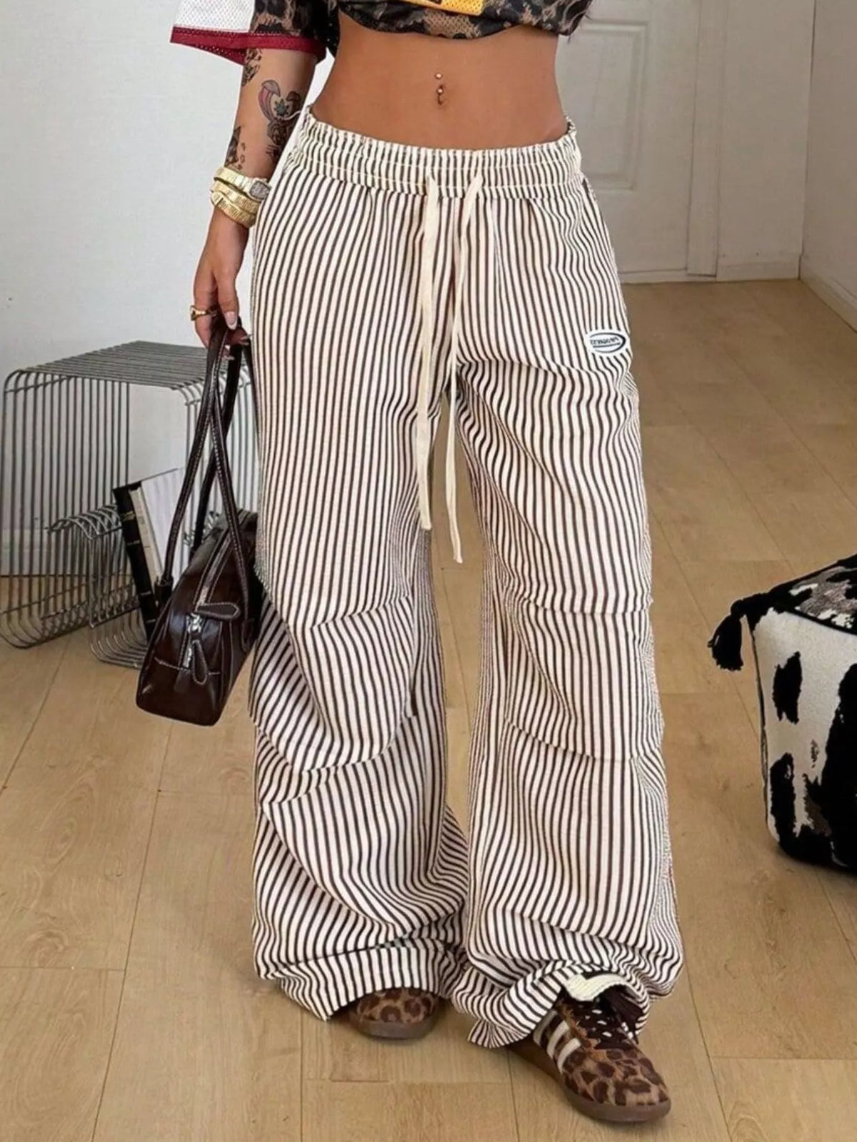 Pantalon cargo kaki taille haute à cordon pour femme – vue 6