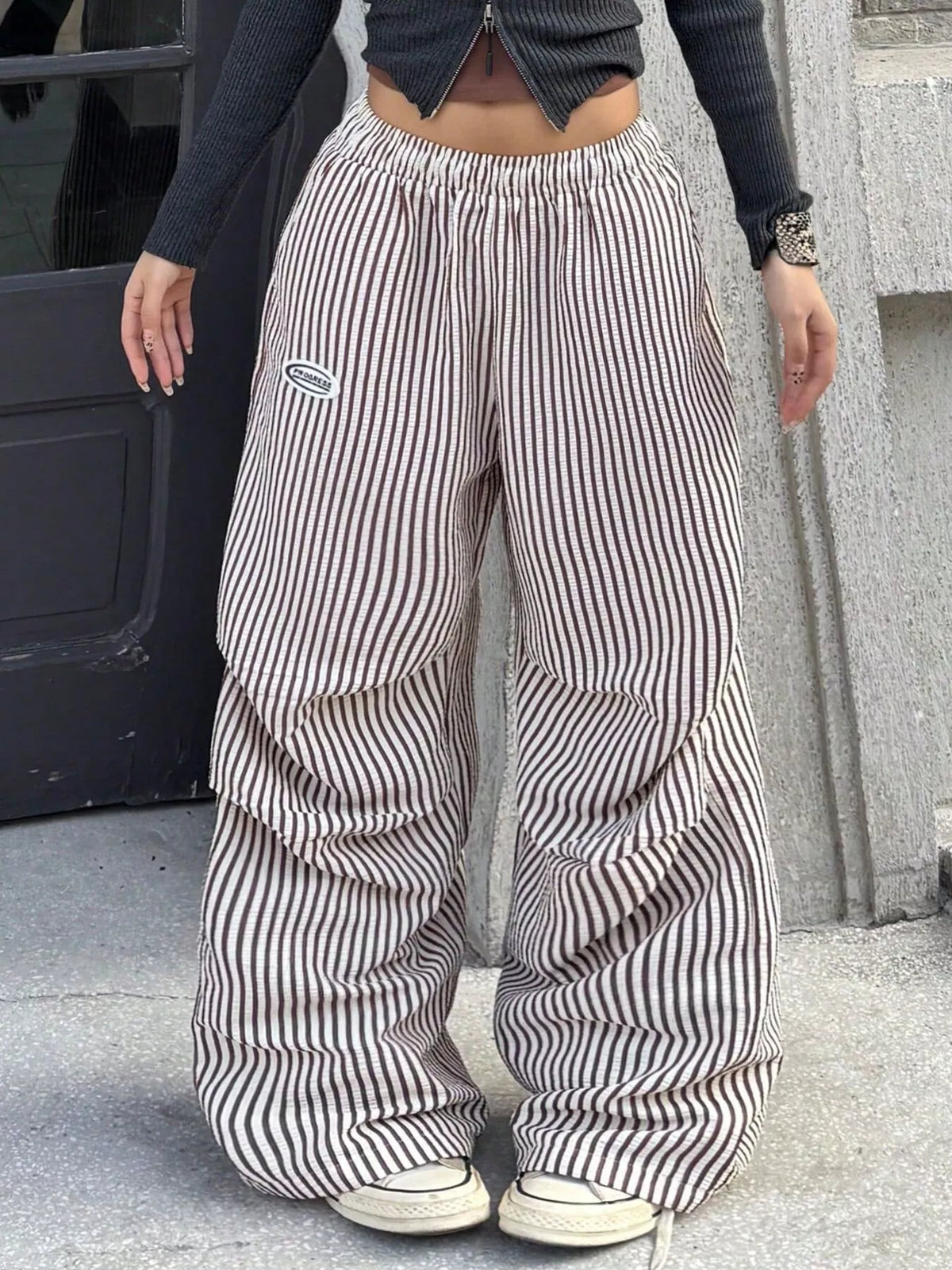Pantalon cargo kaki taille haute à cordon pour femme – vue 7