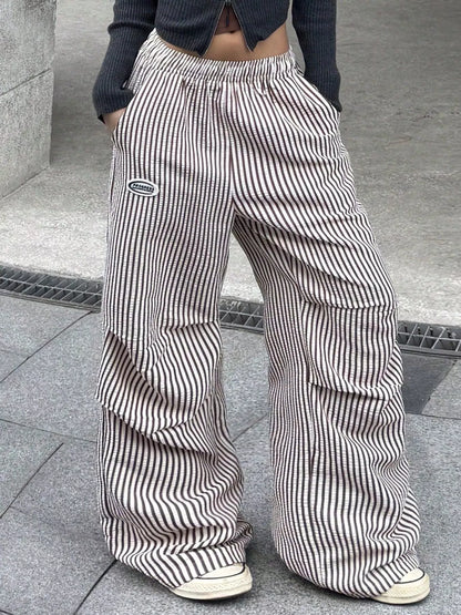 Pantalon cargo kaki taille haute à cordon pour femme – vue 8