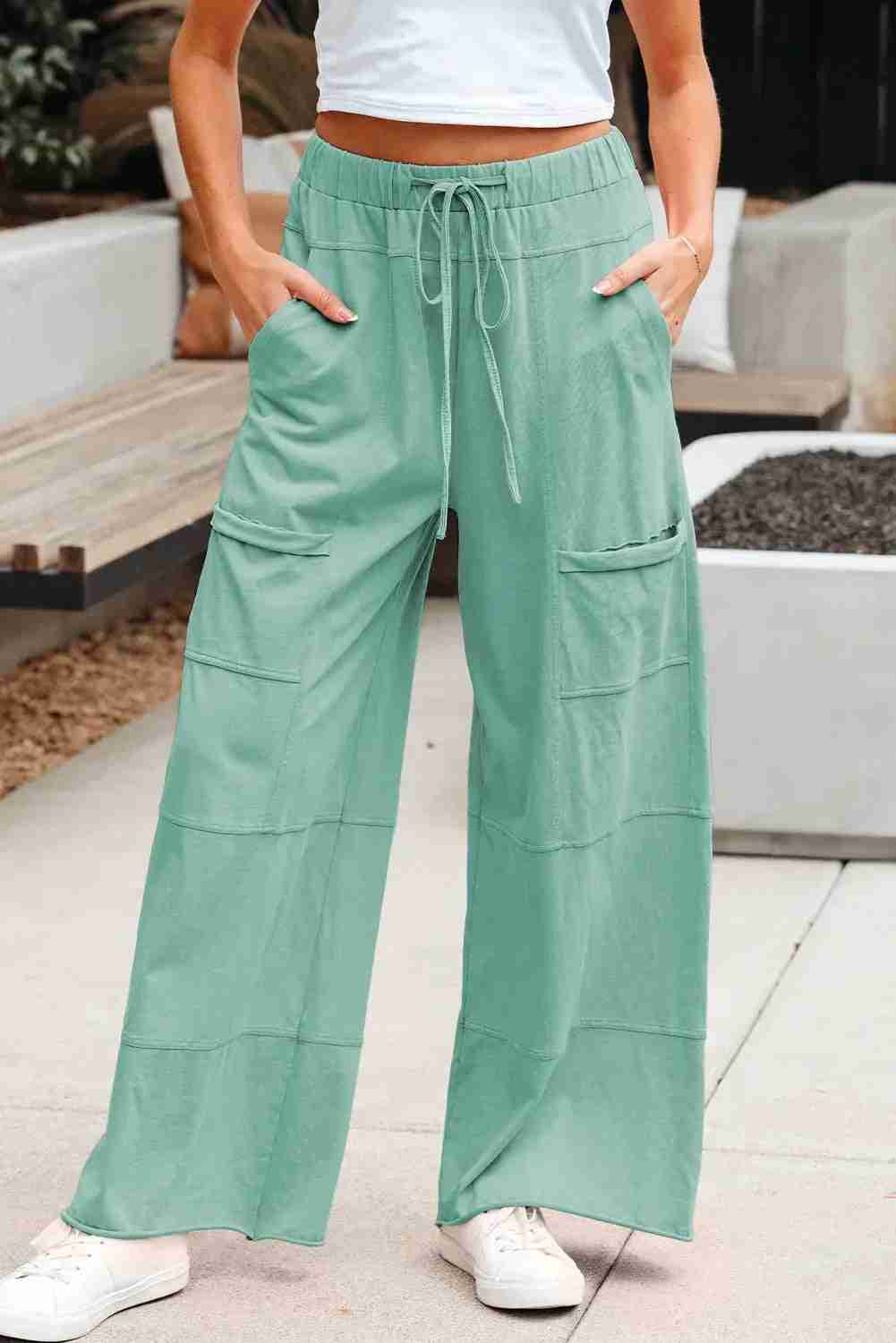 Pantalon cargo femme vert menthe, taille élastique à cordon, poches sur les jambes