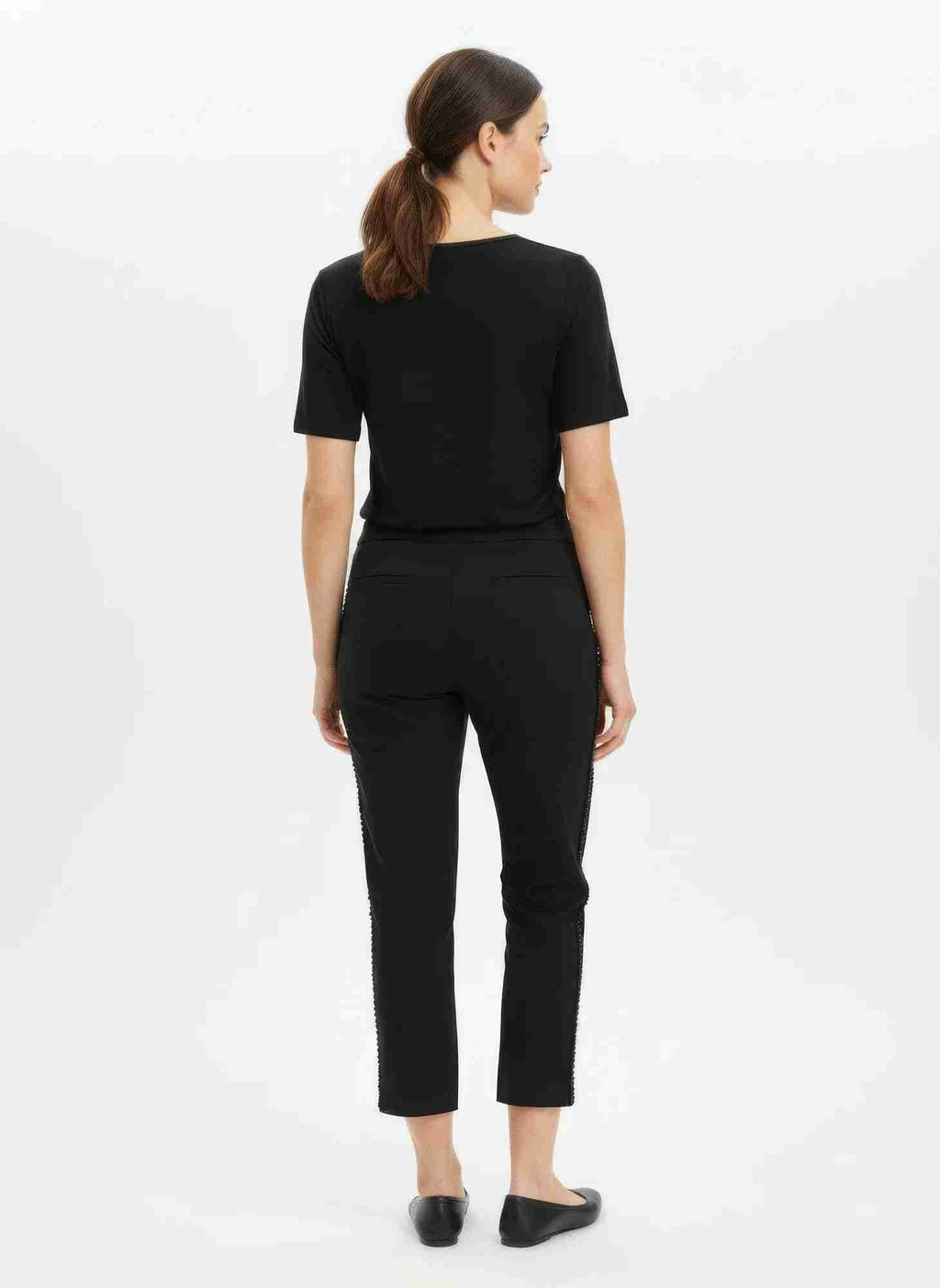 Pantalon slim femme noir, vue dos, longueur cheville, taille ajustée