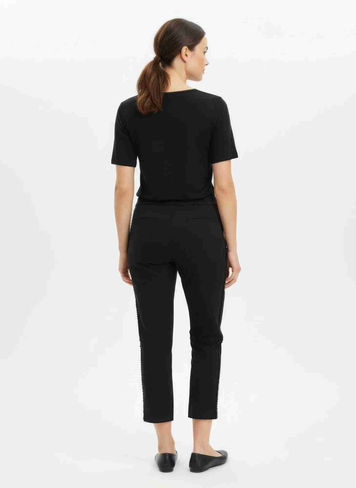 Pantalon slim femme noir, vue dos, longueur cheville, taille ajustée