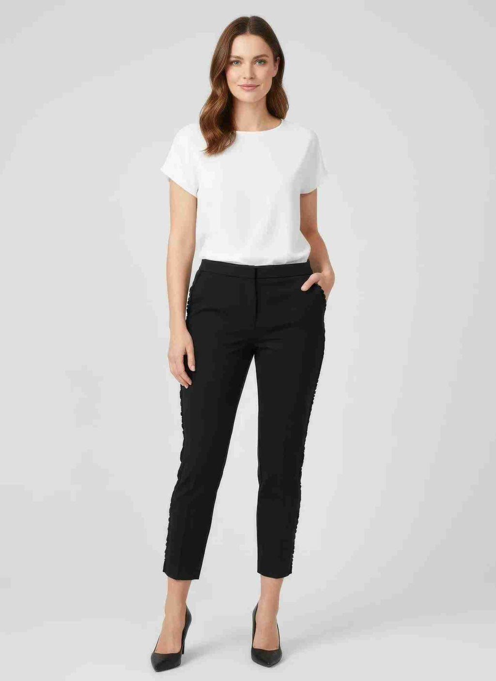 Pantalon slim femme noir à longueur cheville, poches discrètes