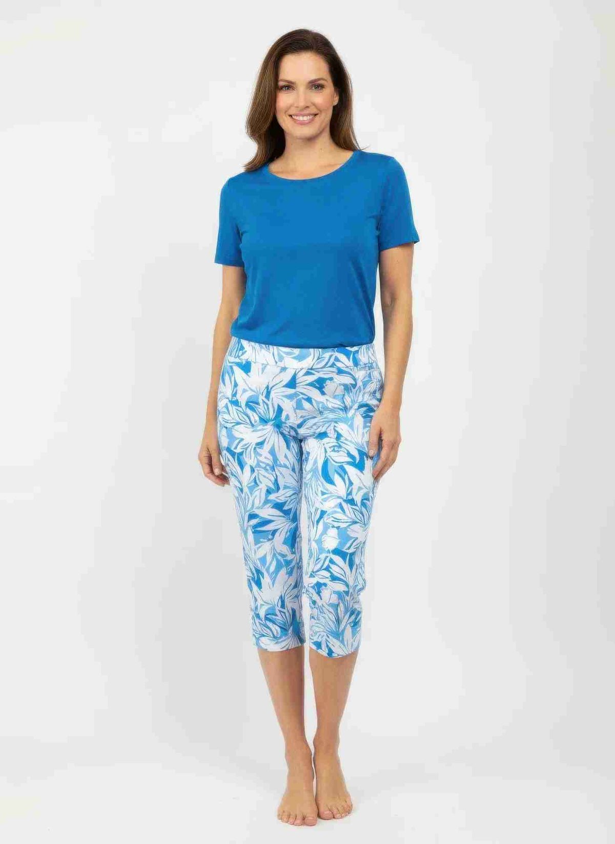 Pantalon femme court imprimé feuilles bleu sur fond clair, taille élastique
