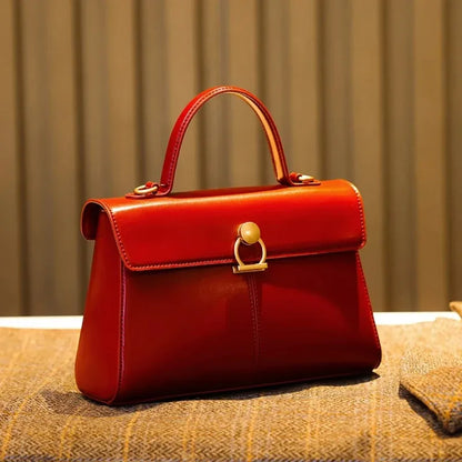 Petit sac carré rouge rigide pour femme – vue 3