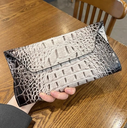 Pochette enveloppe motif crocodile en cuir pour femme – vue 12