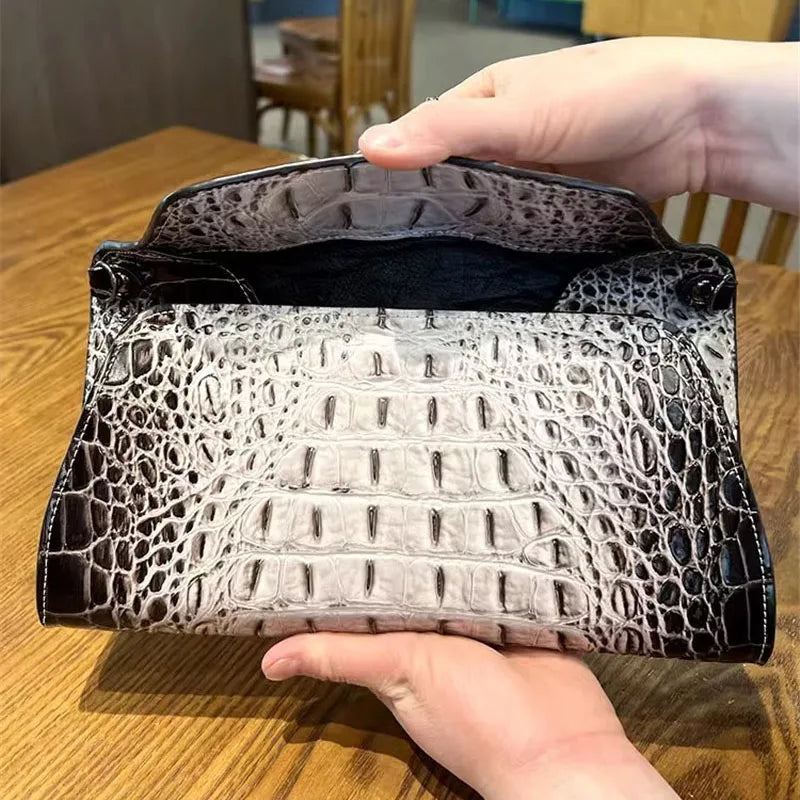 Pochette enveloppe motif crocodile en cuir pour femme – vue 5