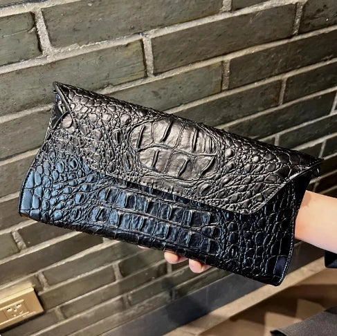 Pochette enveloppe motif crocodile en cuir pour femme – vue 9