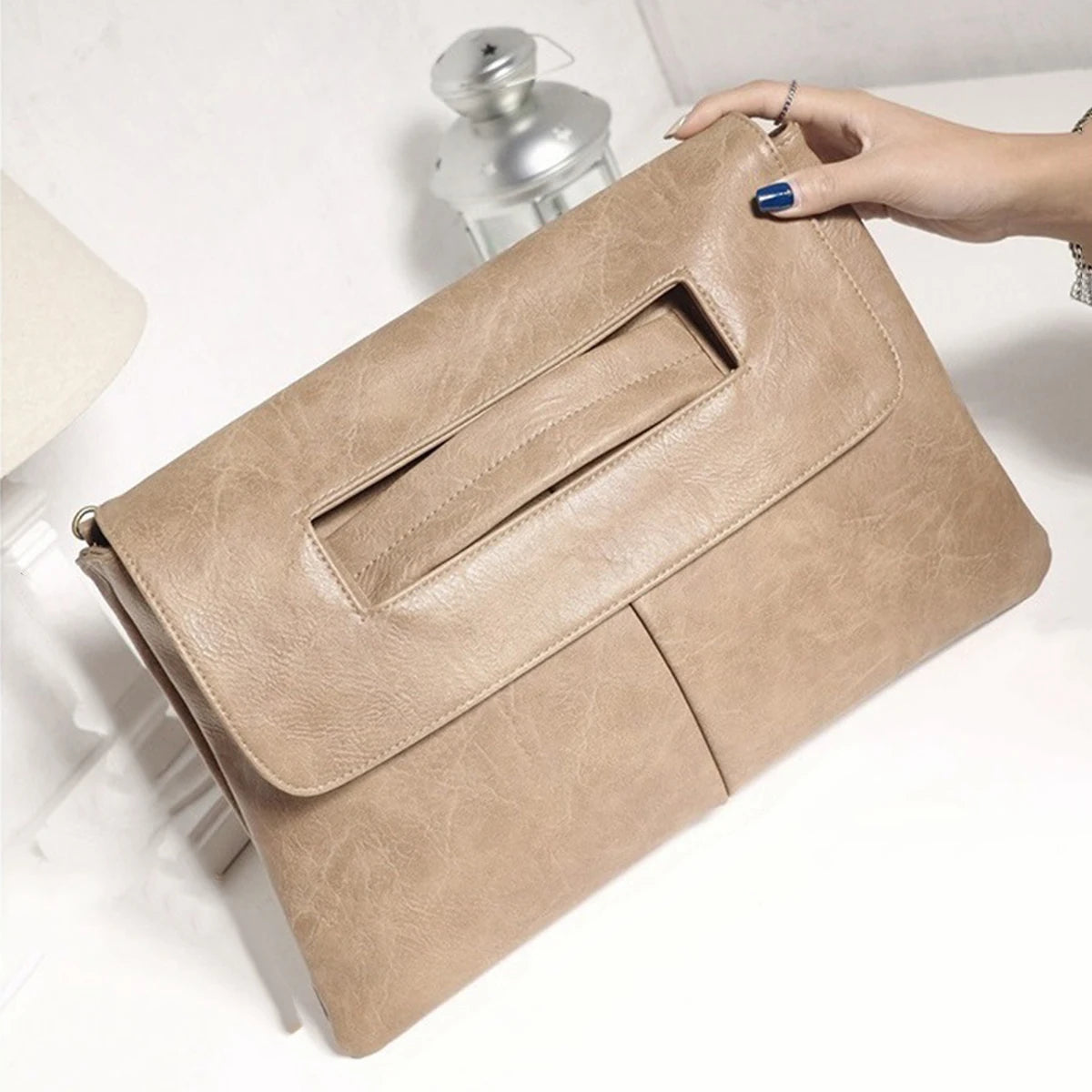 Pochette de soirée enveloppe vintage en faux cuir pour femme – vue 4