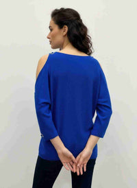 Pull femme bleu royal à col bateau, vue dos, manches 3/4 avec œillets