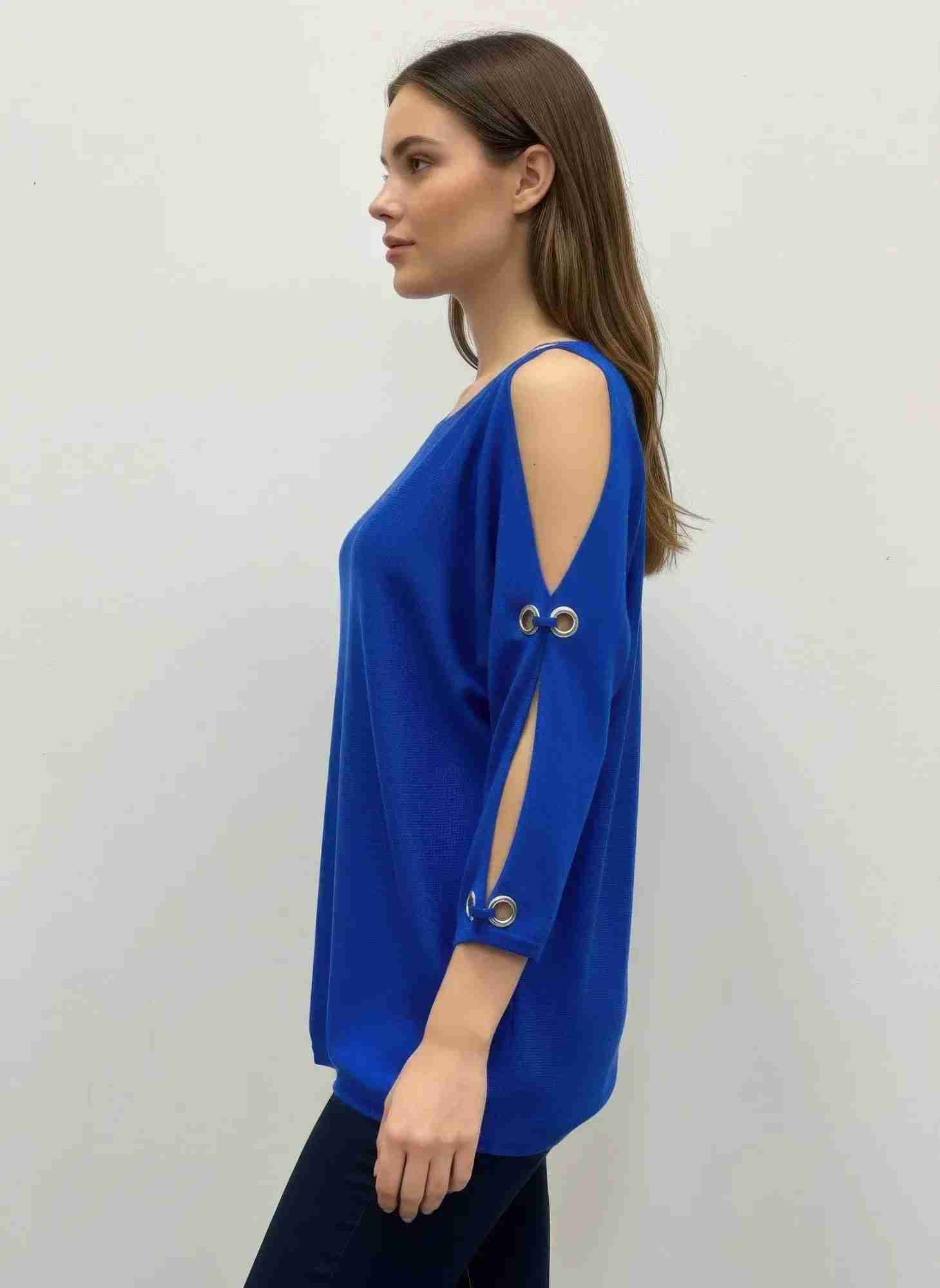 Pull femme bleu royal à col bateau, coupe à épaules ajourées avec œillets