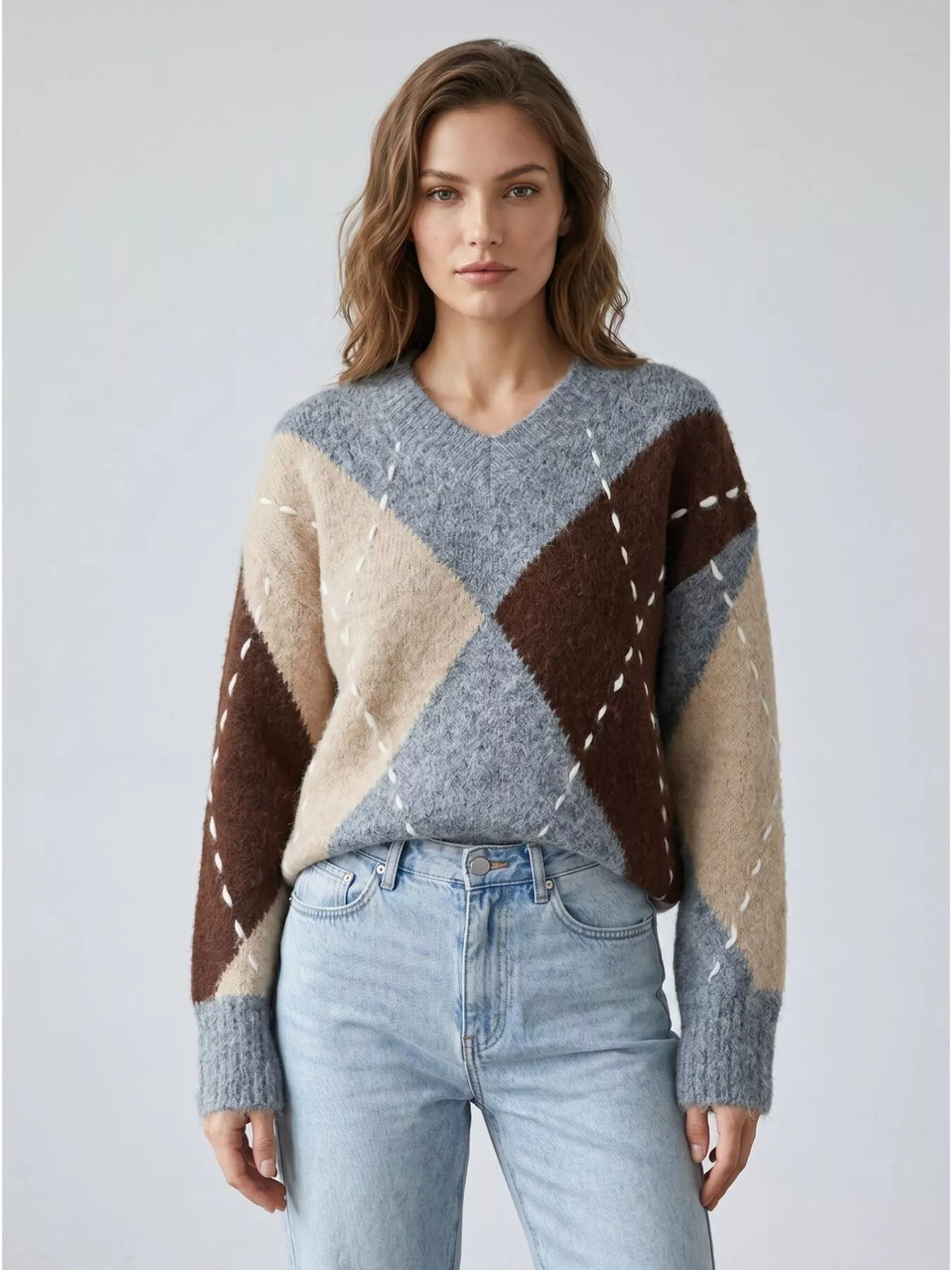 Pull femme ample à col en V et motif losanges – vue 10