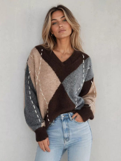 Pull femme ample à col en V et motif losanges – vue 3