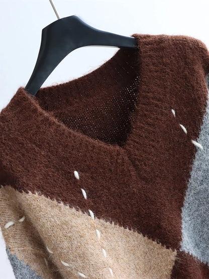 Pull femme ample à col en V et motif losanges – vue 7