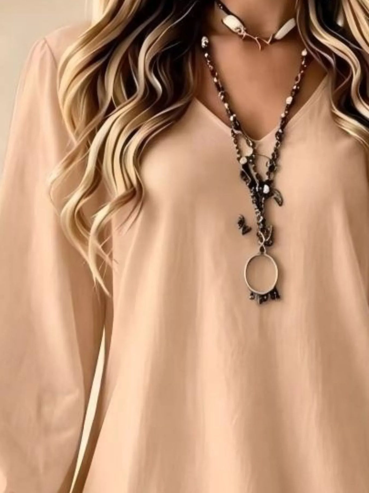 Robe à col V, volant et dentelle, manches longues pour femme – vue 6