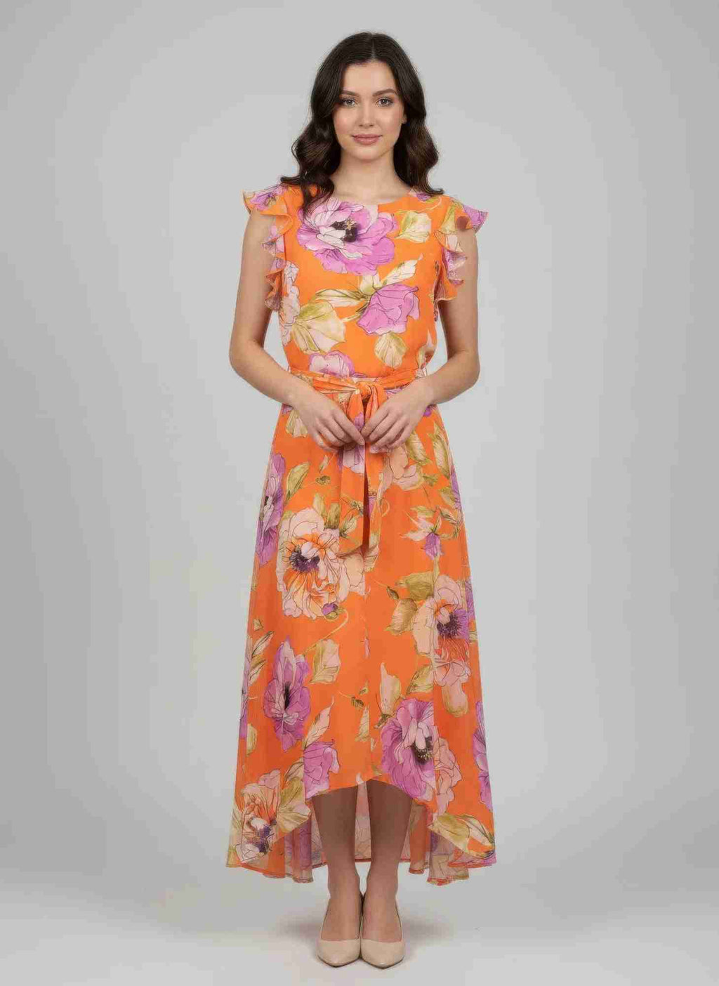 Robe midi orange à fleurs, manches volantées, lien à la taille, ourlet asymétrique
