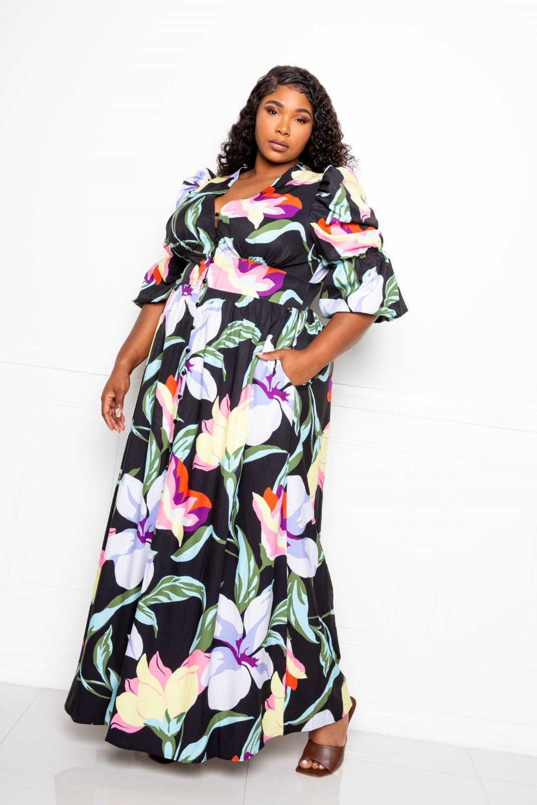 Robe grande taille à manches bouffantes et devant boutonné – vue 1
