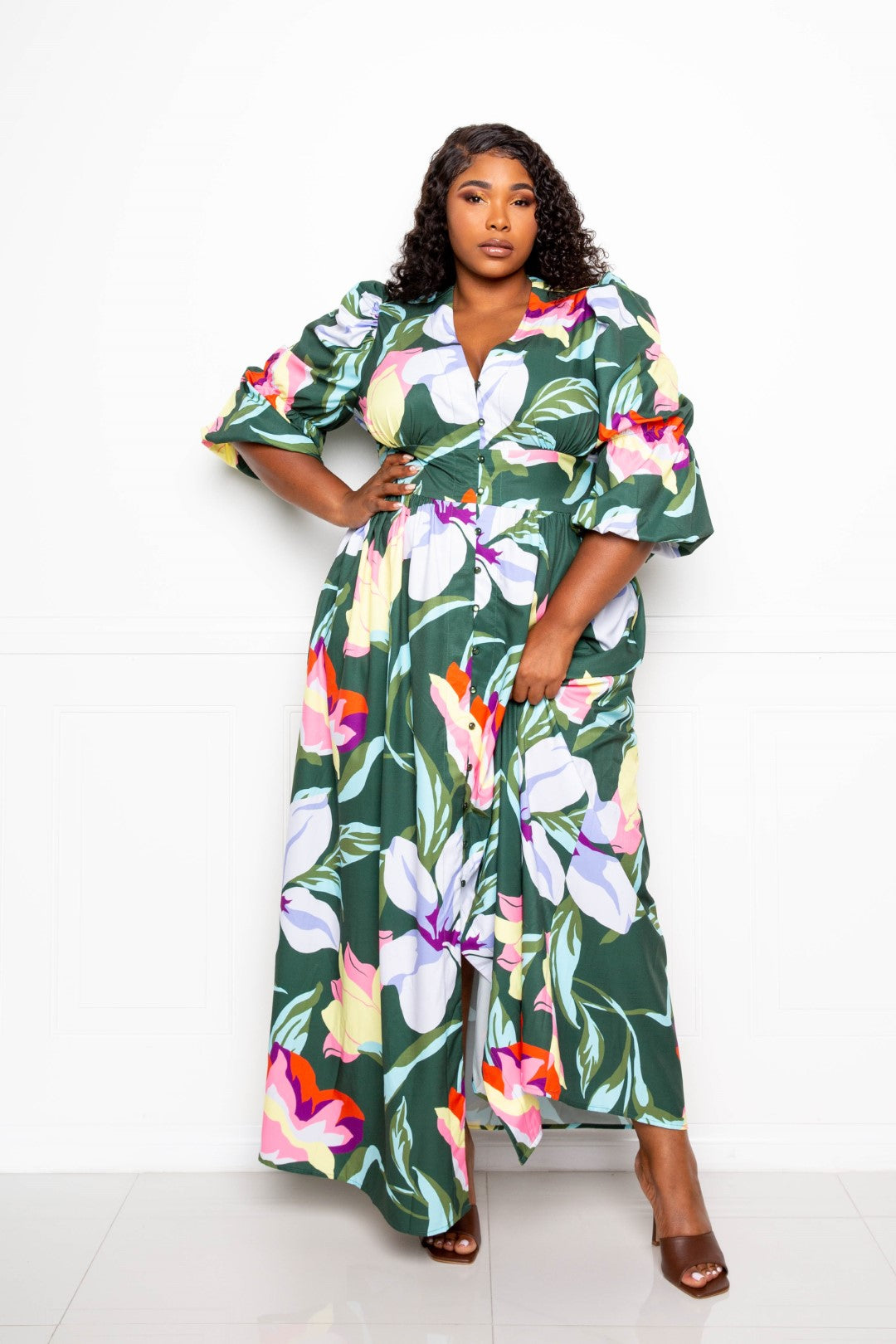 Robe grande taille à manches bouffantes et devant boutonné – vue 3