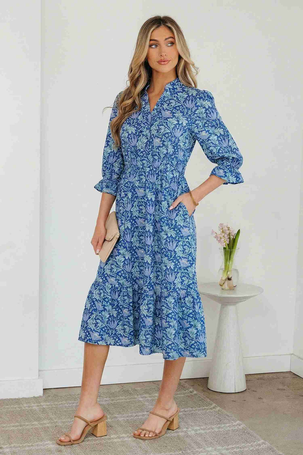 Robe longue femme bleue à fleurs, col en V froncé, manches bouffantes, longueur midi